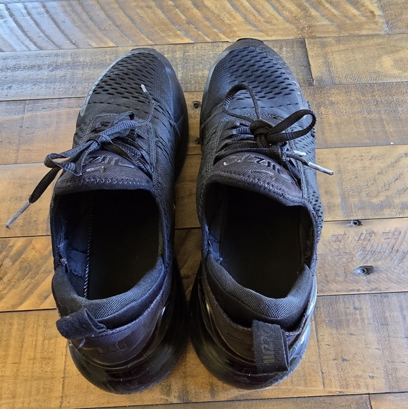 Nike Air Max 270 - Picture 4 of 9